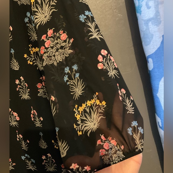 NEW TOWER FLORAL DRESS WITH SHEER SLEEVES - Picture 2 of 7